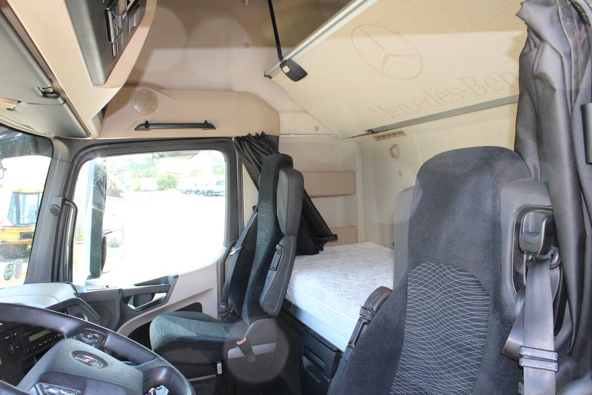 Mercedes-Benz Actros 1845